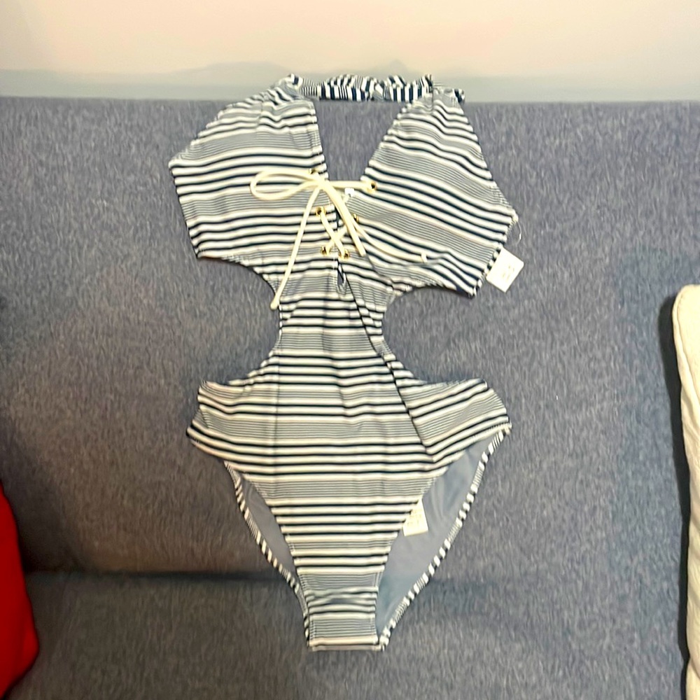 Bathing suit